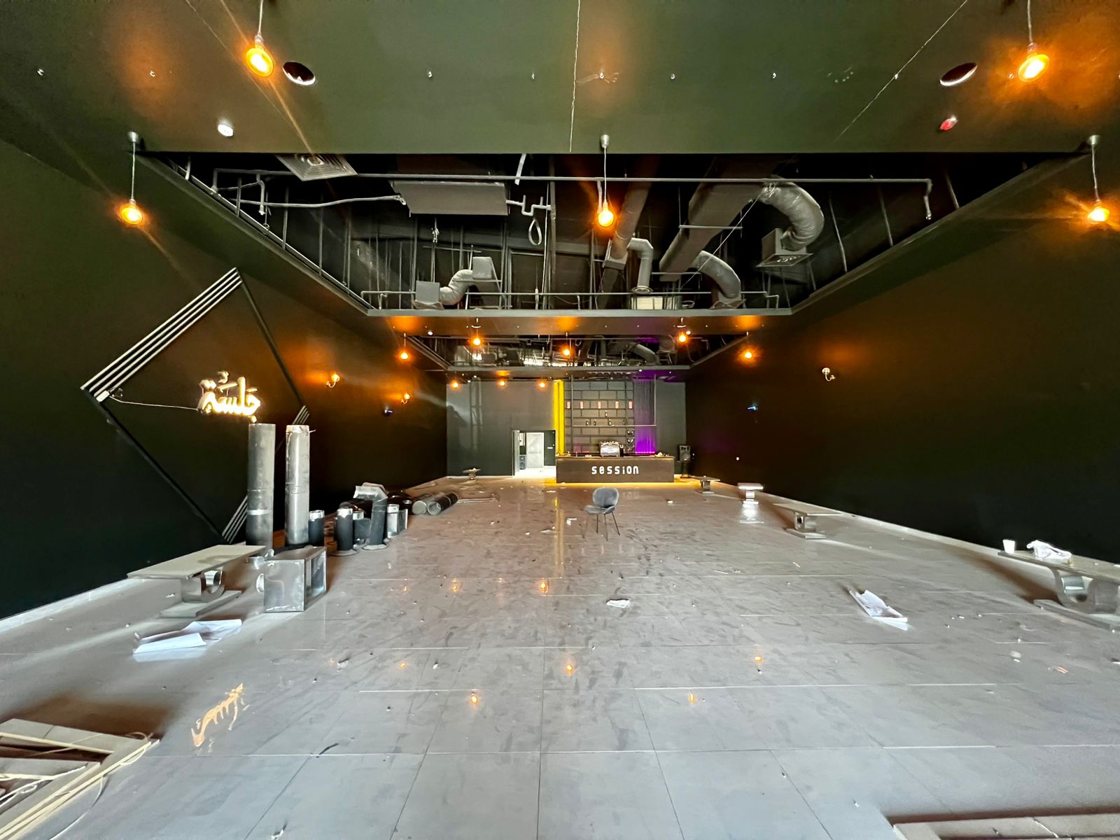 معرض للايجار علي طريق الملك خالد بمخطط الملك فهد