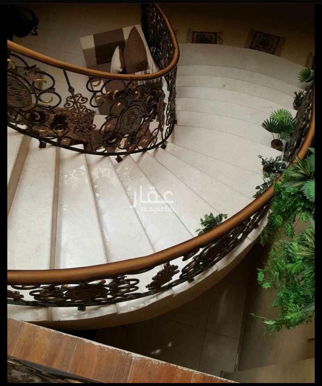 فيلا نظام امريكي دورين وملحق للبيع بجوار حديقة الملك فهد