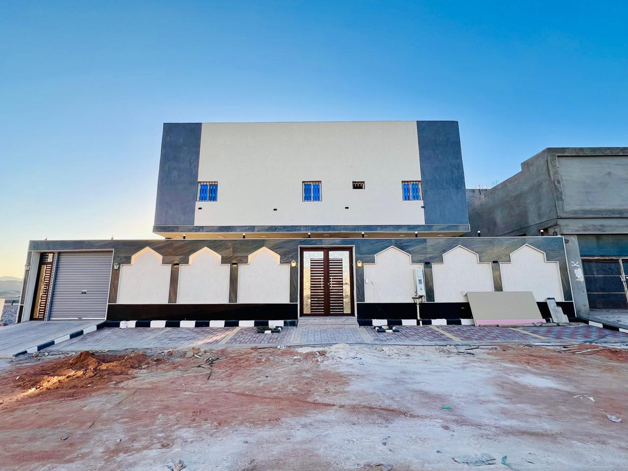 عمارة سكنية للبيع من 3 شقق بمخطط الياسمين