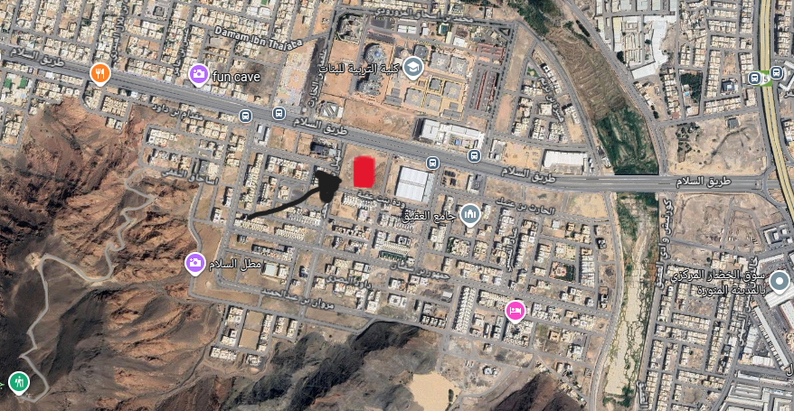 ارض تجاريه علي ثلاث واجهات للبيع بحي السلام