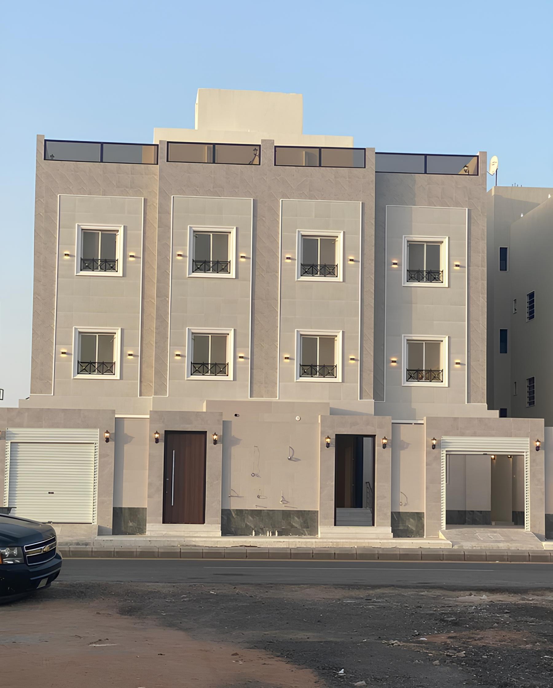 فلل فاخرة للبيع بمخطط الشرق ( أ ) خلف قصر ذكري