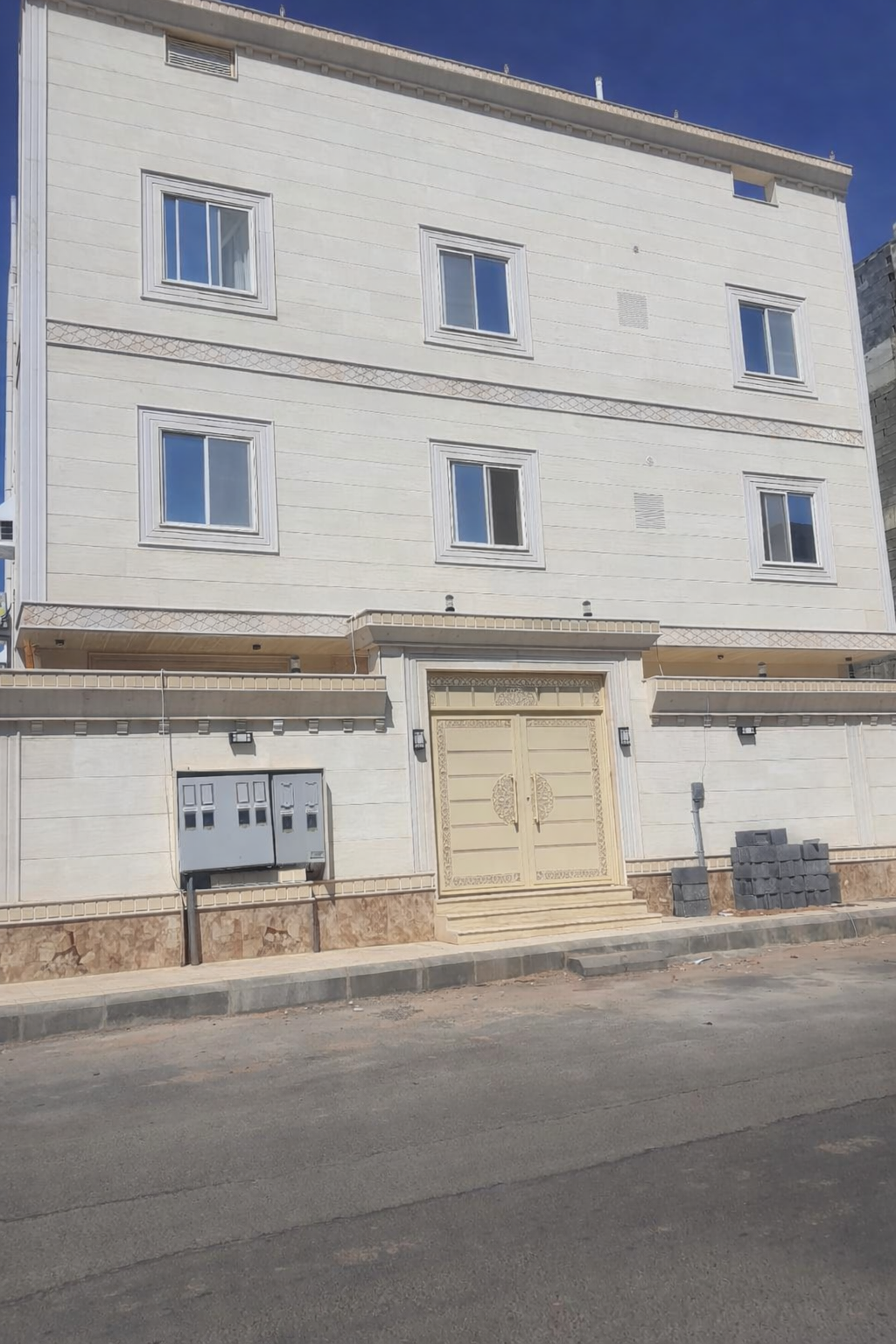 عماره سكنيه للبيع بمخطط الرانوناء 