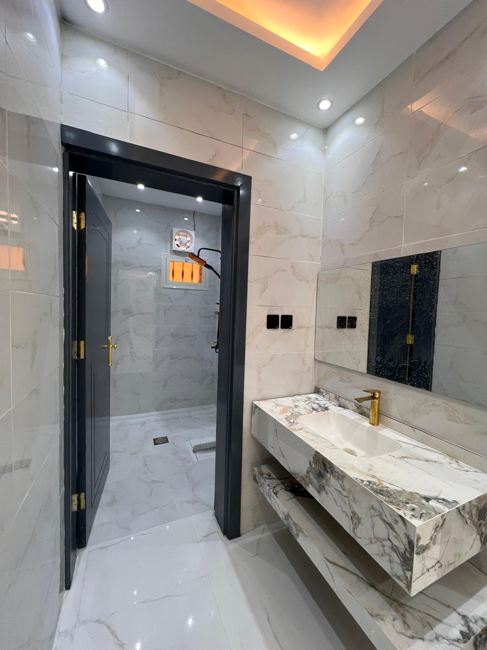 عمارة سكنية للبيع من 3 شقق بمخطط الياسمين