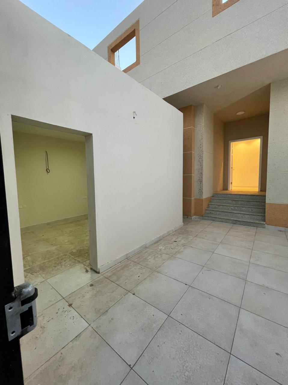 دور للبيع بمخطط العوينه 