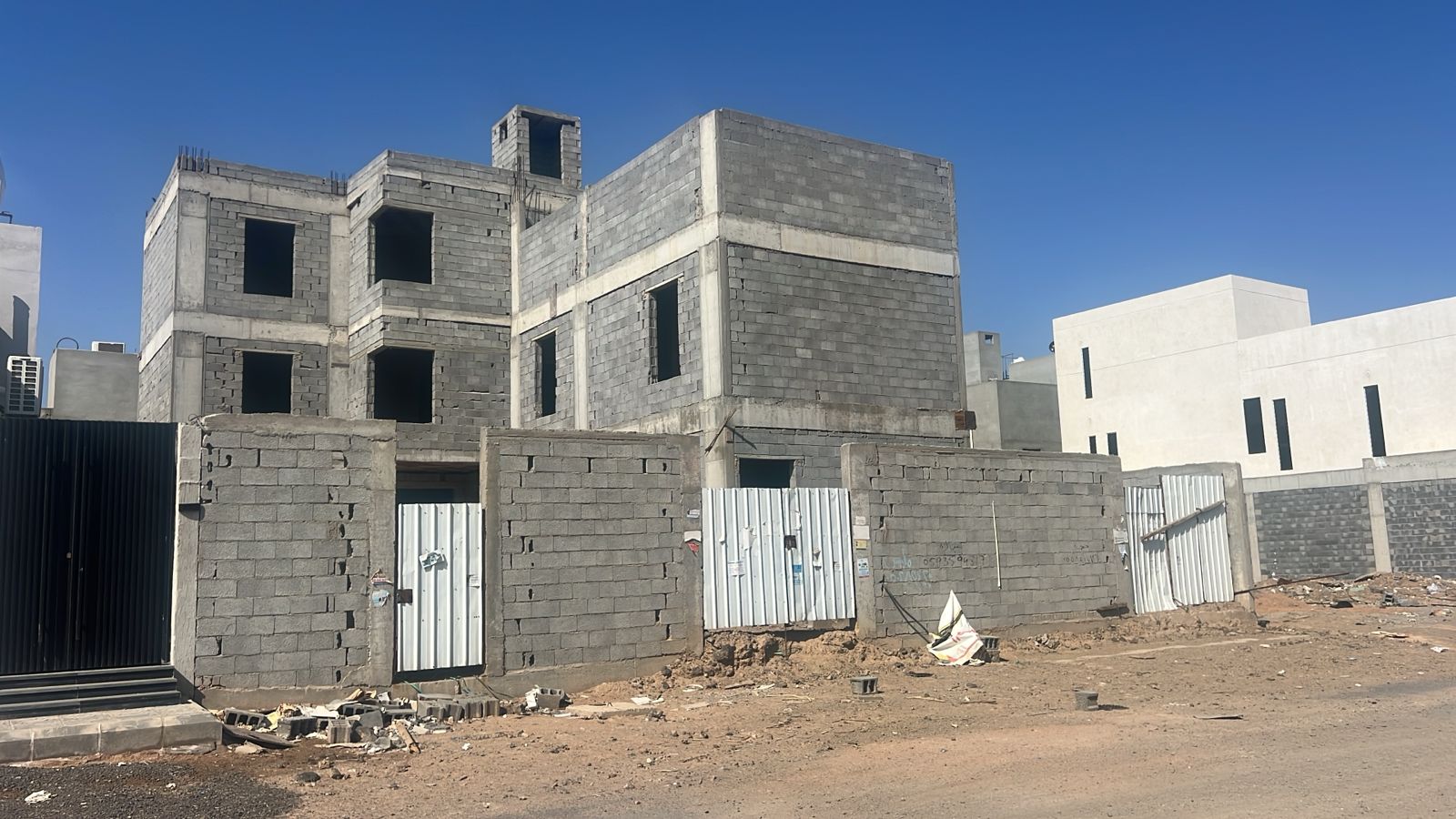 فيلا عظم للبيع بمخطط الشروق