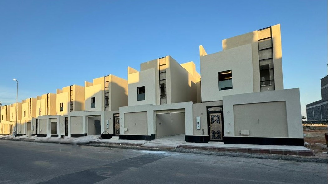 8 فلل تشطيب راقي بمخطط المحيسن 